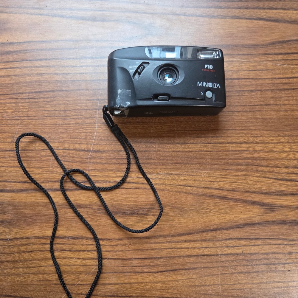 Minolta F10 Focus Free 35mm Film Camera Black Point and Shoot Untested